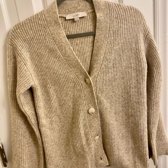 LOFT TAUPE BEIGE SOFT CARDIGAN V-NECK BUTTON FRONT SIZE XS/ SMALL COZY SWEATER - Picture 9 of 16
